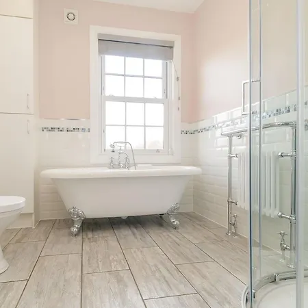 Roseberry House