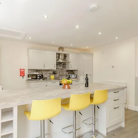 Roseberry House *